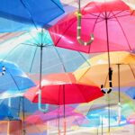 【見附市】7/17(月)まで!カラフルな傘が彩る「アンブレラスカイ in ネーブルみつけ」開催中